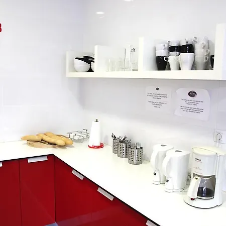 Hostel Botxo Gallery - Youth Hostel Bilbao *