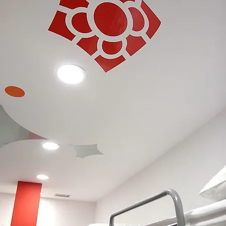 Hostel Botxo Gallery - Youth Hostel Bilbao *