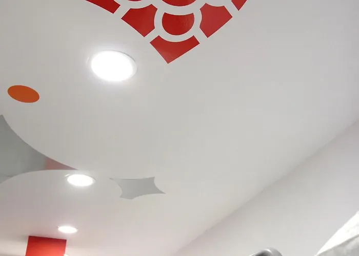 Hostel Botxo Gallery - Youth Hostel Bilbao *